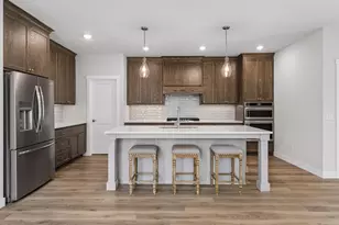 2915 Thompson Dr, River Falls, WI 54022 - Photo 8
