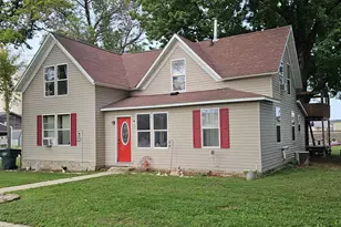 107 2nd Ave E, Lamberton, MN 56152 - Photo 2