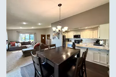 801 Sunrise Boulevard, Redwood Falls, MN 56283 - Photo 8