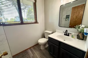 801 Sunrise Blvd, Redwood Falls, MN 56283 - Photo 16
