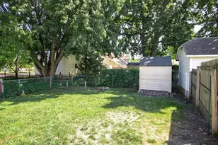 216 E 3rd St, Chaska, MN 55318 - Photo 38