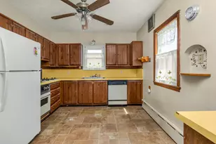 216 E 3rd St, Chaska, MN 55318 - Photo 12