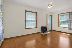 216 E 3rd St, Chaska, MN 55318 - Photo 20