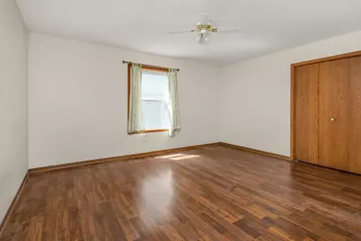 216 E 3rd Street, Chaska, MN 55318 - Photo 22
