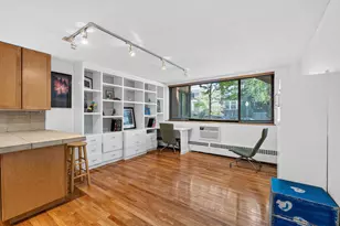 1912 Dupont Ave S, Minneapolis, MN 55403 - Photo 2