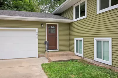 5616 Perry Avenue N, Crystal, MN 55429 - Photo 2