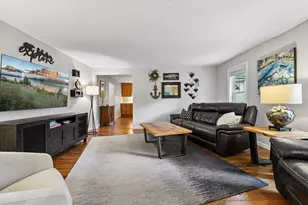 21175 Minnetonka Blvd, Shorewood, MN 55331 - Photo 2