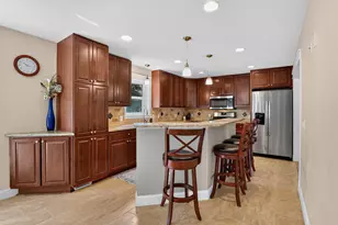 748 Windmill Ct, Eagan, MN 55123 - Photo 10