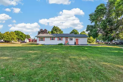 515 SW 9th Street SW, Braham, MN 55006 - Photo 2