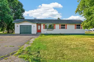 515 SW 9th Street SW, Braham, MN 55006 - Photo 1