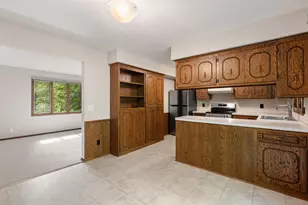 135 Pleasant Ln E, Excelsior, MN 55331 - Photo 10