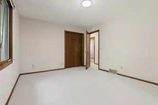 135 Pleasant Ln E, Excelsior, MN 55331 - Photo 16