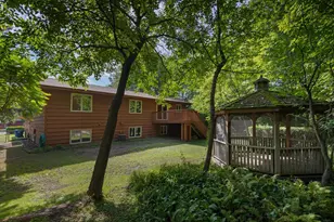 135 Pleasant Ln E, Excelsior, MN 55331 - Photo 40