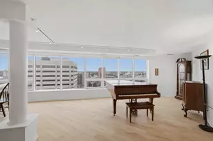 168 6th St E, Saint Paul, MN 55101 - Photo 2