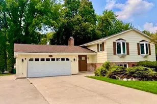 7740 47 1/2 Pl N, New Hope, MN 55428 - Photo 1