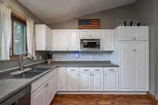 1114 Engesser Ln, Saint Peter, MN 56082 - Photo 10