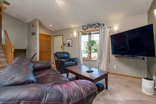 1114 Engesser Ln, Saint Peter, MN 56082 - Photo 4