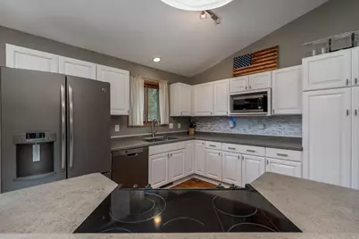 1114 Engesser Lane, Saint Peter, MN 56082 - Photo 8