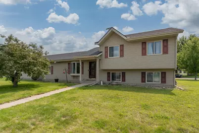 1114 Engesser Lane, Saint Peter, MN 56082 - Photo 1