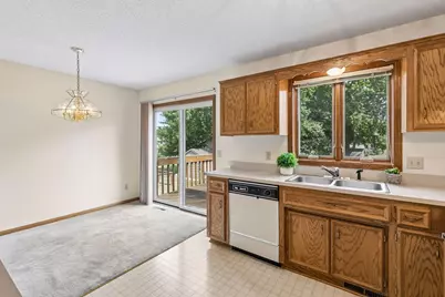 972 Pointe Way, Eagan, MN 55123 - Photo 10