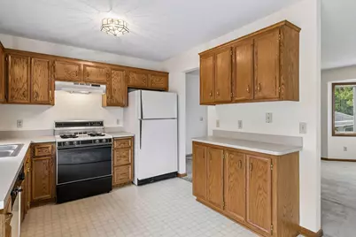 972 Pointe Way, Eagan, MN 55123 - Photo 8