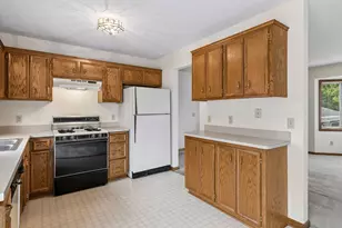972 Pointe Way, Eagan, MN 55123 - Photo 8
