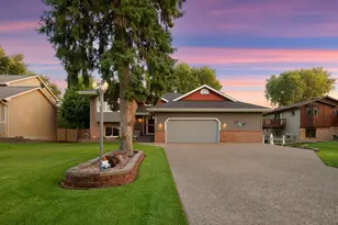 920 100th Ln NE, Blaine, MN 55434 - Photo 2