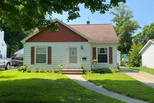 708 8th St SW, Willmar, MN 56201 - Photo 2