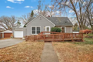2057 Giesmann St, Roseville, MN 55113 - Photo 2