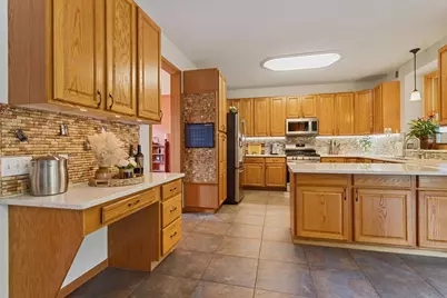 2437 Matterhorn Drive E, Maplewood, MN 55119 - Photo 4