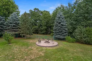 2437 Matterhorn Dr E, Maplewood, MN 55119 - Photo 34
