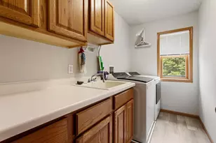 2437 Matterhorn Dr E, Maplewood, MN 55119 - Photo 24
