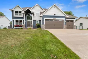 2437 Matterhorn Dr E, Maplewood, MN 55119 - Photo 1