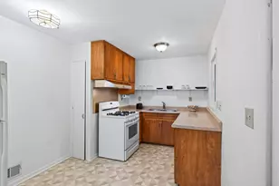 12916 Fairfield Rd W, Minnetonka, MN 55305 - Photo 10