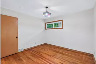 12916 Fairfield Rd W, Minnetonka, MN 55305 - Photo 20