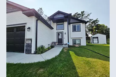 381 18th Street Court NW, Sauk Rapids, MN 56379 - Photo 4