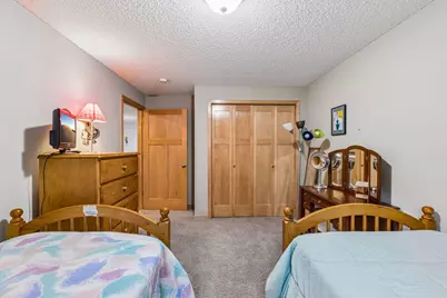 1354 Holly Avenue N, Oakdale, MN 55128 - Photo 48