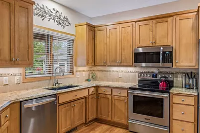 1354 Holly Avenue N, Oakdale, MN 55128 - Photo 16