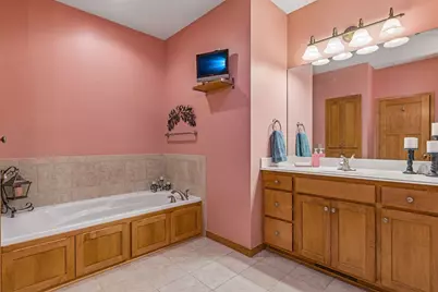 1354 Holly Avenue N, Oakdale, MN 55128 - Photo 32