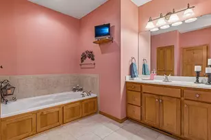 1354 Holly Ave N, Oakdale, MN 55128 - Photo 32