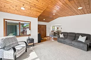 519 Appletree Ln, Moorhead, MN 56560 - Photo 8