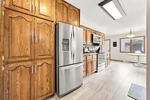 519 Appletree Ln, Moorhead, MN 56560 - Photo 12