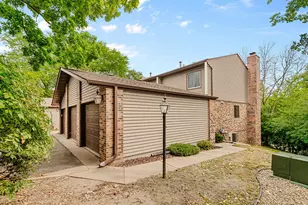 2420 Mendelssohn Ln N, Golden Valley, MN 55427 - Photo 2