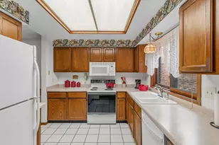 2420 Mendelssohn Ln N, Golden Valley, MN 55427 - Photo 16