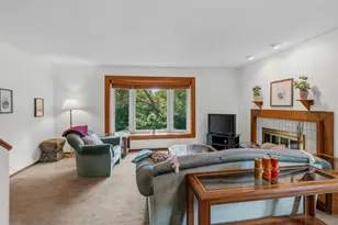 2420 Mendelssohn Ln N, Golden Valley, MN 55427 - Photo 4