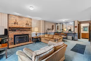 2420 Mendelssohn Ln N, Golden Valley, MN 55427 - Photo 24