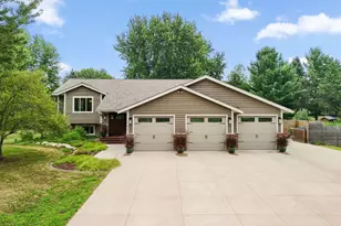 947 Sherman Rd, Hudson, WI 54016 - Photo 2