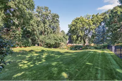 2277 Moreland Court E, Maplewood, MN 55119 - Photo 10