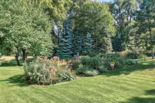 2277 Moreland Ct E, Maplewood, MN 55119 - Photo 12