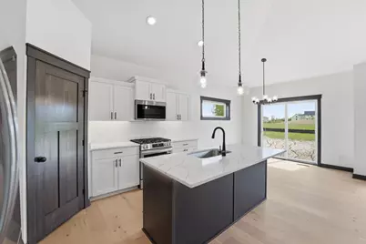 909 Acorn Court, Hudson, WI 54016 - Photo 2